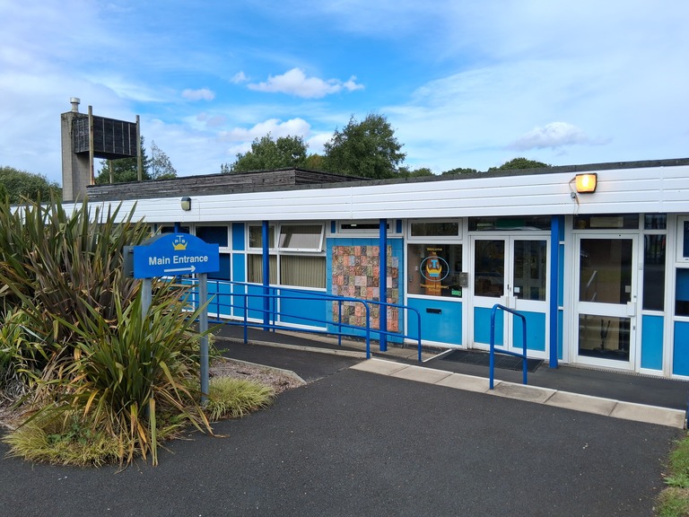 address pensby road thingwall wirral ch61 7ug phone 0151 648